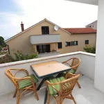 5458f * Njivice